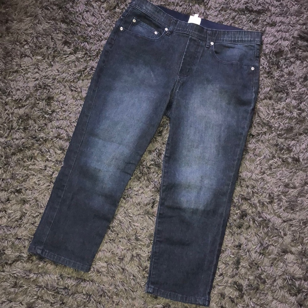 “DG” Capri Jeans